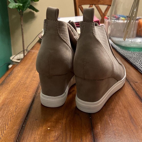 Platform booties - Picture 4 of 5